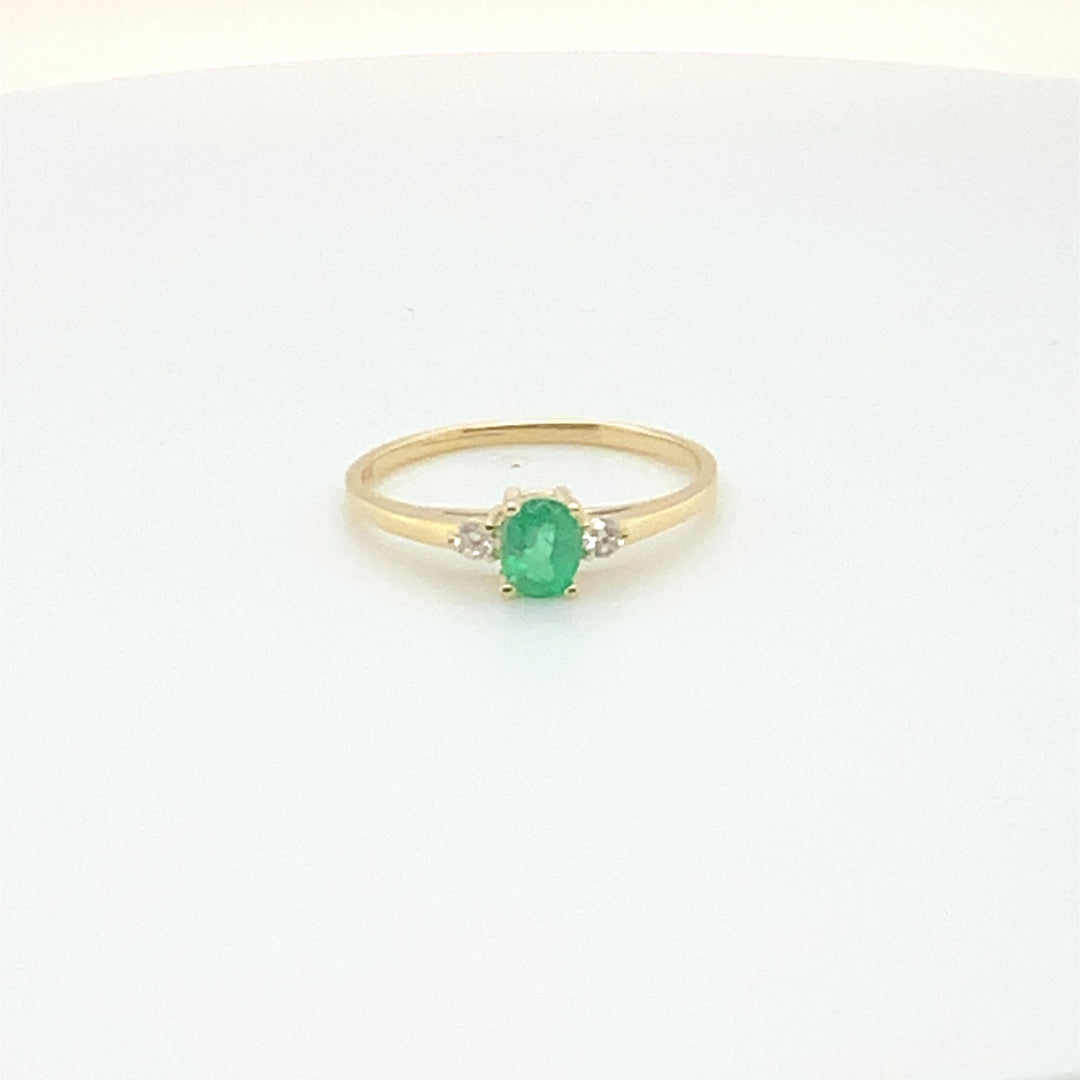 10K Yellow Gold Gemstone ring CTW.