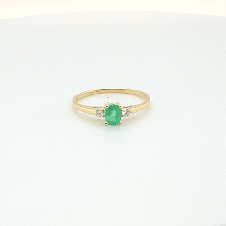 10K Yellow Gold Gemstone ring CTW.