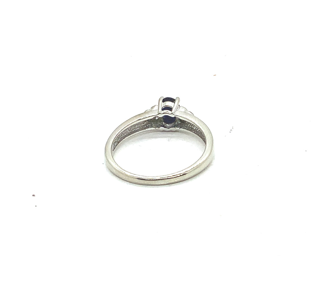 10K White Gold Gemstone ring CTW.