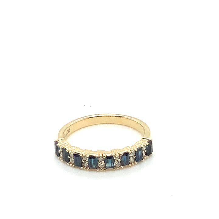 10K Yellow Gold Gemstone ring CTW.