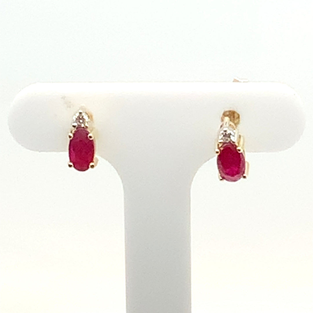 10K Yellow Gold Stud Gemstone Earrings CTW.