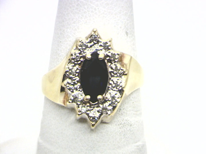 10K Yellow Gold Gemstone ring CTW.