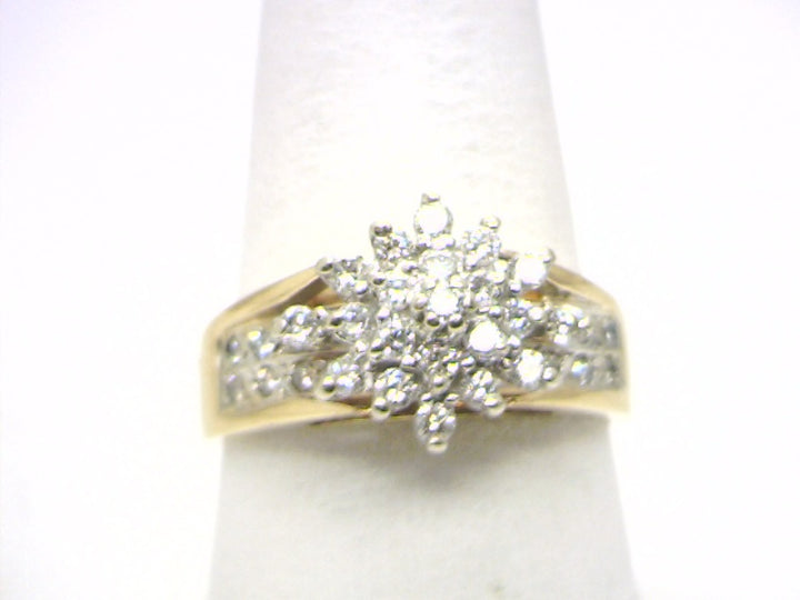 Women's 14K Two Tone 0.50 Round Brilliant Cut Cluster Diamond, Fashion Ring