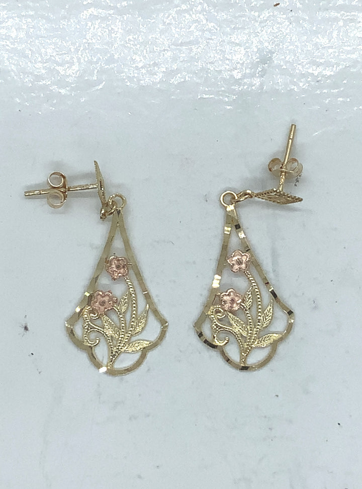 14K Yellow Gold Dangle Gold Earrings