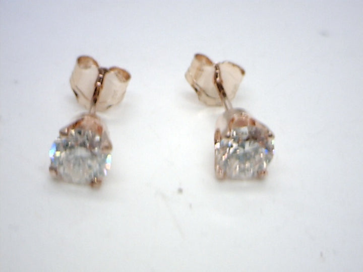 14K Yellow Gold Stud Diamond Earrings 0.92CTW.