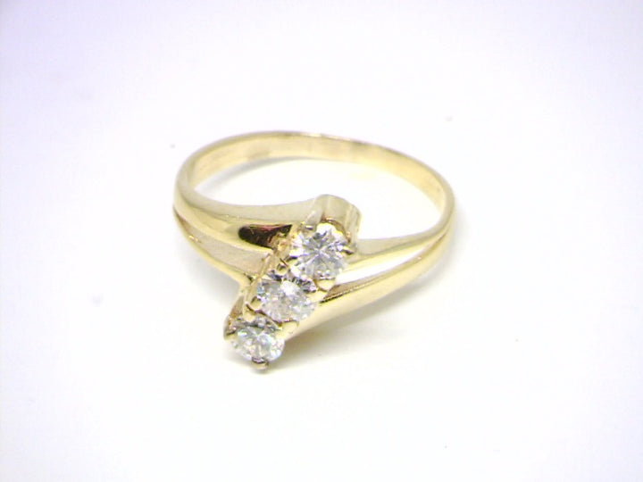 Women's 14K Yellow Gold 0.45 Round Brilliant Cut 3 Stone Diamond, Fashion Ring