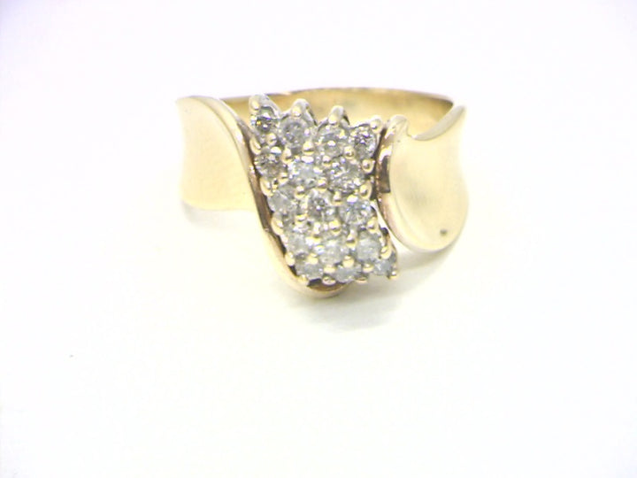 Women's 10K Yellow Gold 0.25 Round Brilliant Cut Cluster Diamond, Fashion Ring