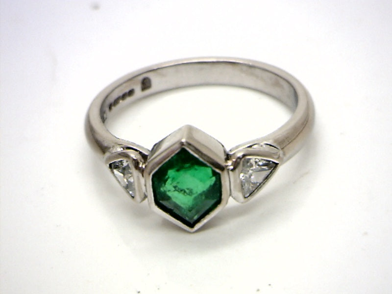 18K White Gold Gemstone ring CTW.