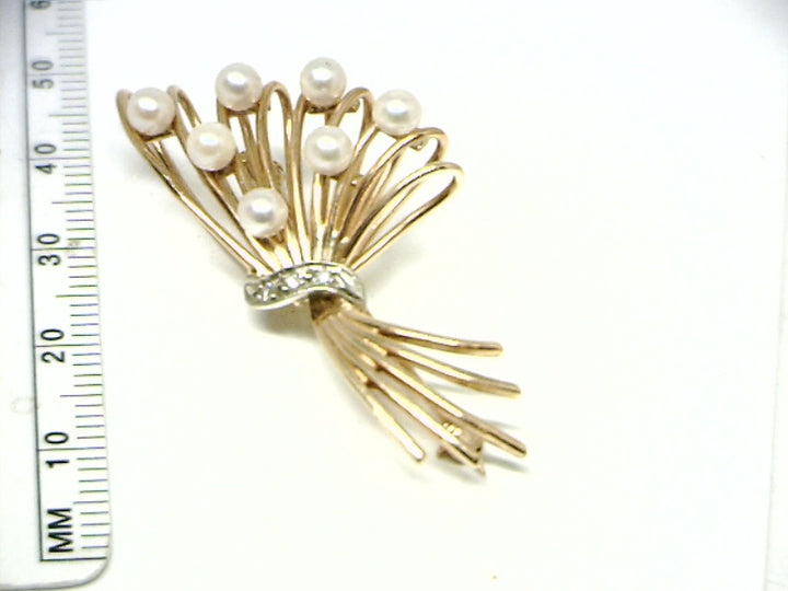 14K Yellow Gold Swirl Diamond Pin 0.03CTW.