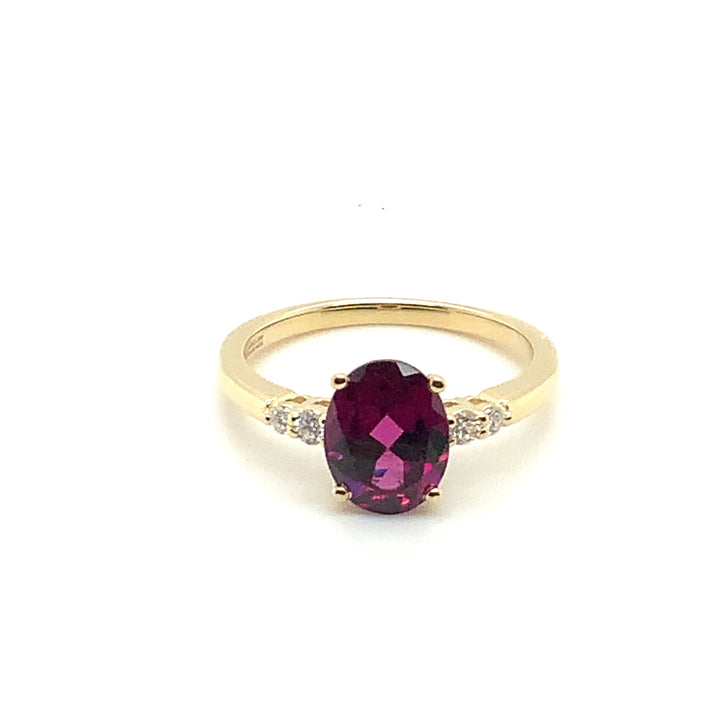 10K Yellow Gold Gemstone ring CTW.