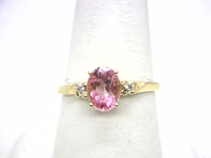 10K Yellow Gold Gemstone ring CTW.