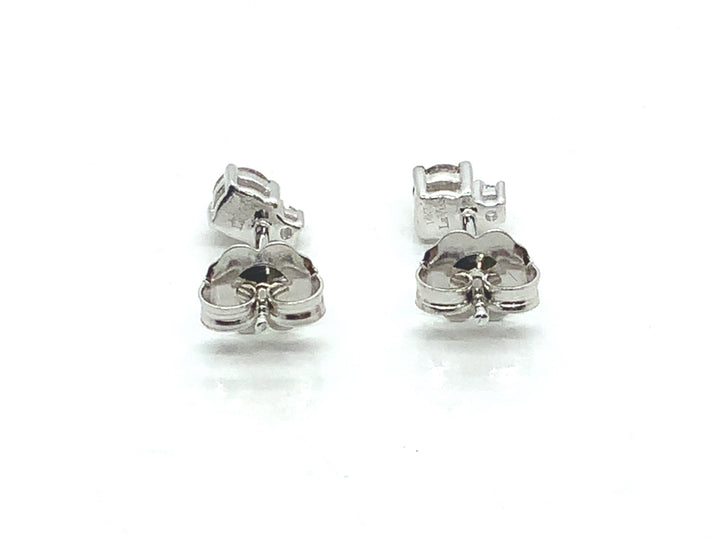 14K White Gold Stud Diamond Earrings 0.26CTW.