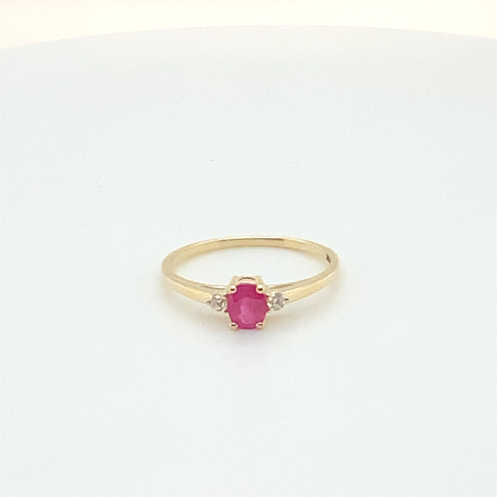 10K Yellow Gold Gemstone ring CTW.