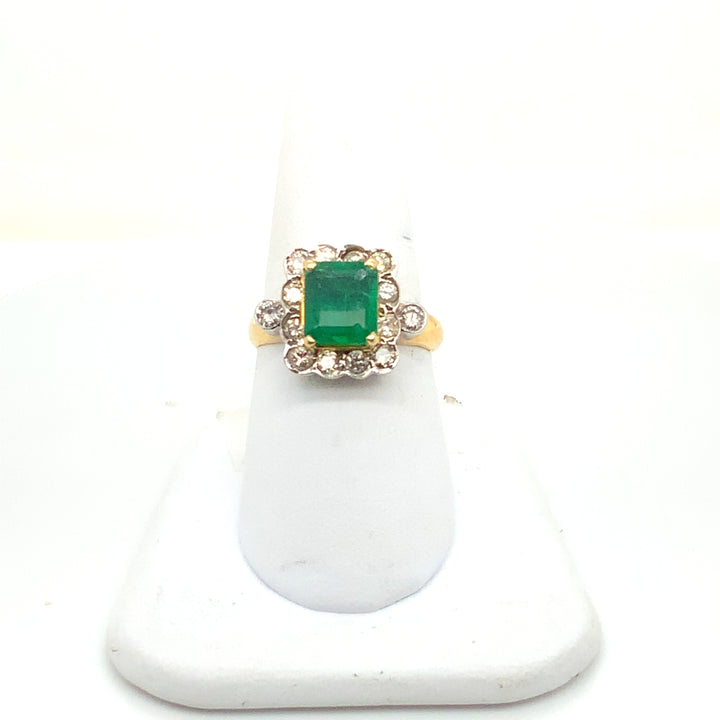 18K Yellow Gold Cluster Gemstone ring CTW.