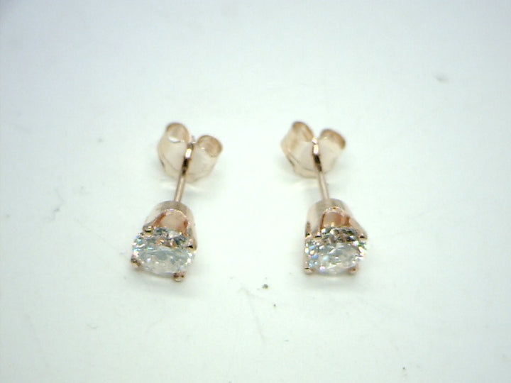 14K Yellow Gold Stud Diamond Earrings 0.92CTW.