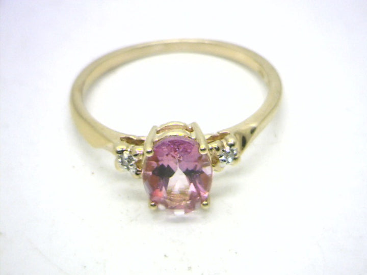 10K Yellow Gold Gemstone ring CTW.