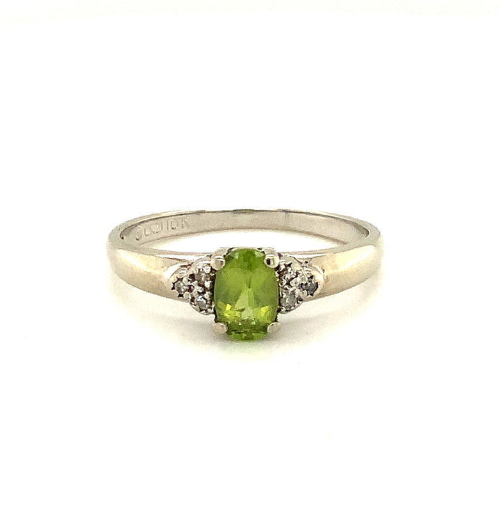 10K White Gold Cluster Gemstone ring CTW.