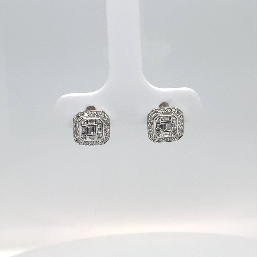 14K White Gold Stud Diamond Earrings 0.14CTW.